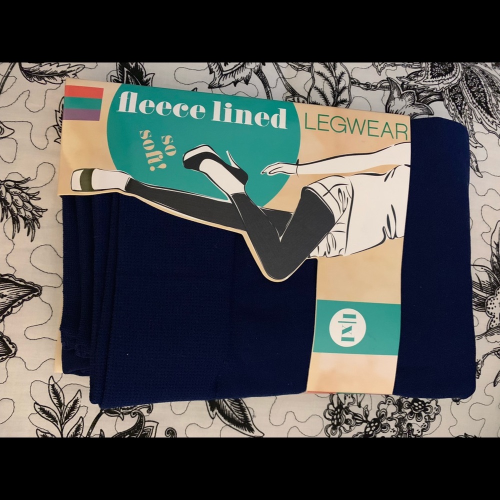 L/XL Fleece-Lined Leggings (New in Package!)